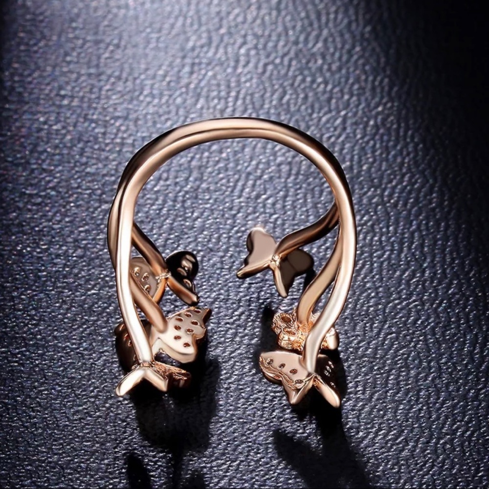 ✨SOLD OUT✨18K Rose Gold Butterfly Ring✨ - Picture 3 of 5